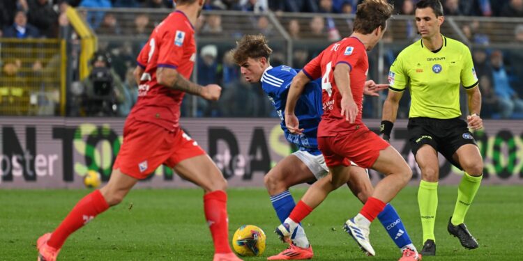 L'arbitro Marchetti in Como-Fiorentina della stagione 2024-2025 (foto Roberto Colombo)
