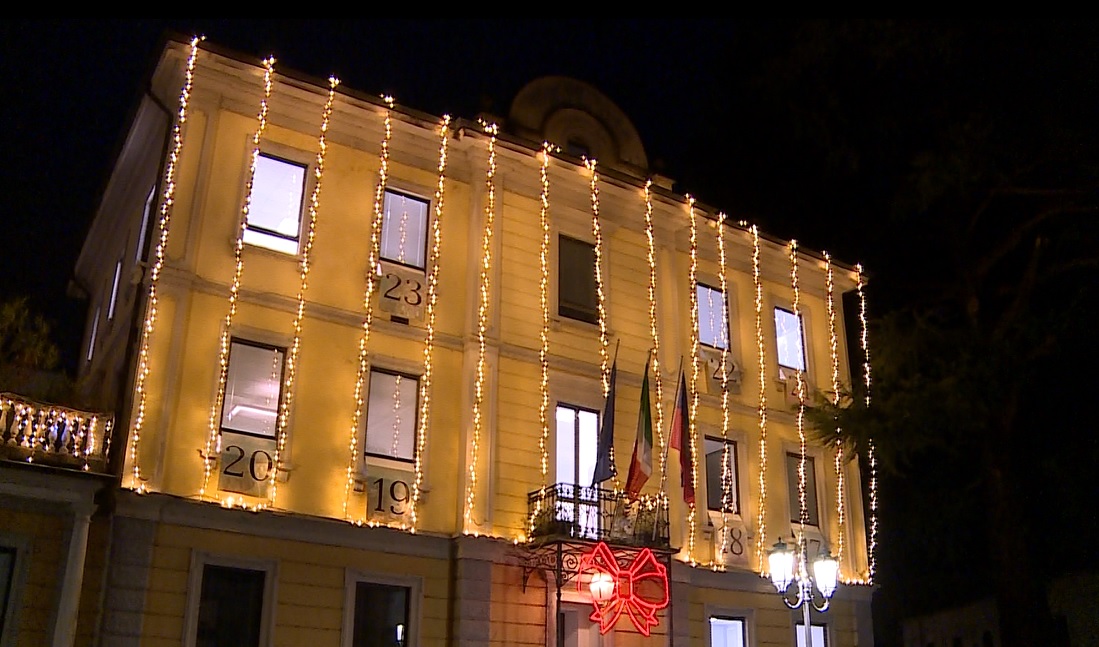 Cernobbio nel mirino del sindaco di Como. I cittadini: “No grazie, Rapinese resti a casa sua”