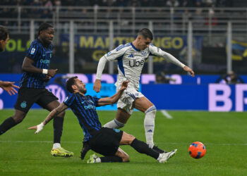 Alvaro Morata in azione a San Siro contro l'Inter (foto Roberto Colombo)