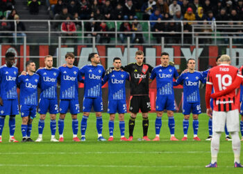 Como e Milan schierati a San Siro nella stagione 2024-2025  (foto Roberto Colombo)