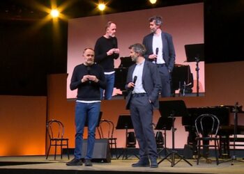 Alessandro Rapinese, a sinistra, e Matteo Monti sul palco di Villa Erba