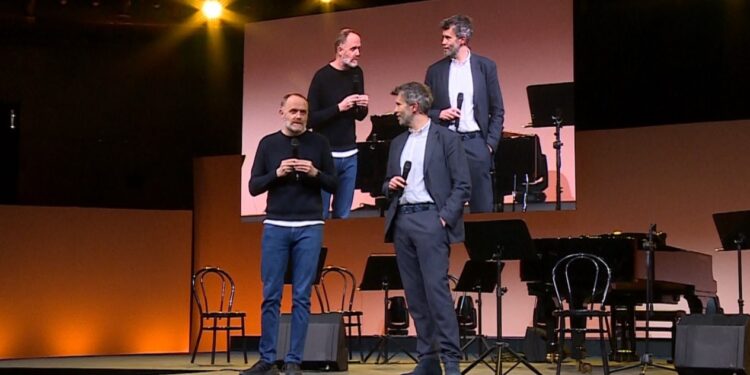 Alessandro Rapinese, a sinistra, e Matteo Monti sul palco di Villa Erba