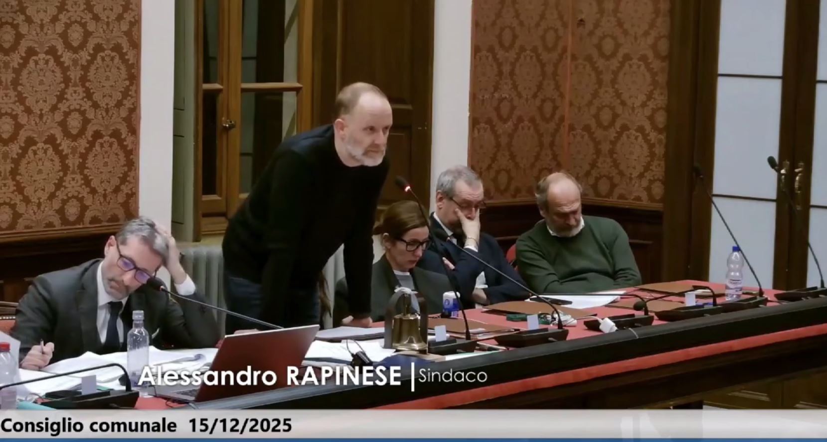 Como, il sindaco contro le opposizioni in consiglio: “La cosa giusta è cancellare le commissioni, perché non servono”
