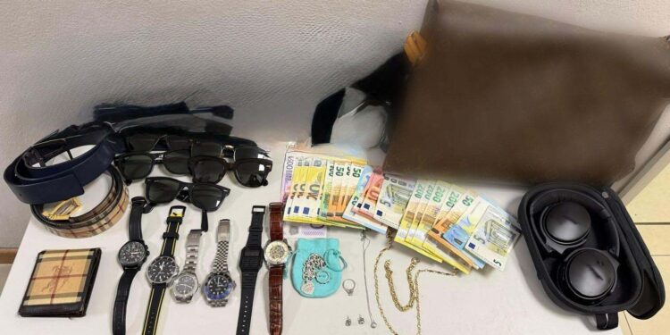 sgominata banda ladri in abitazione