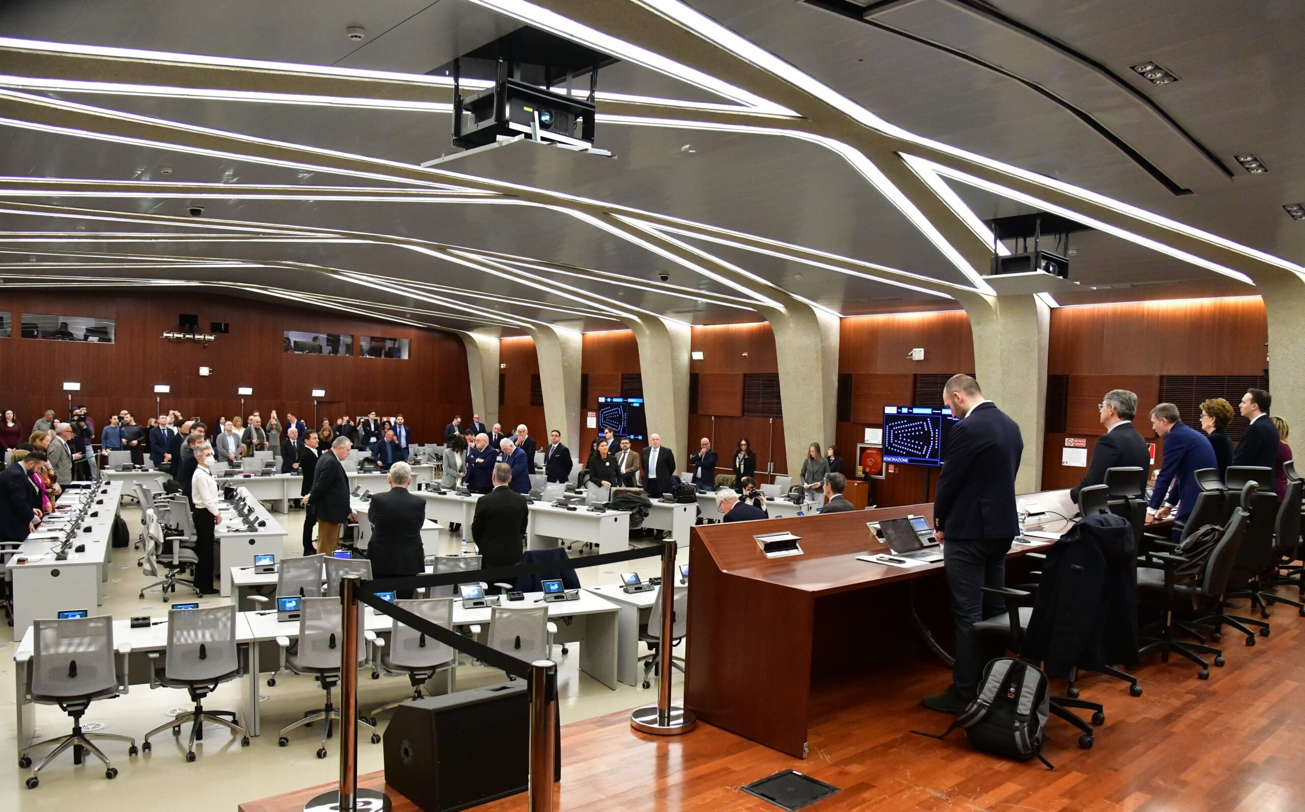 Consiglio regionale, un minuto di silenzio per le vittime di Crans-Montana