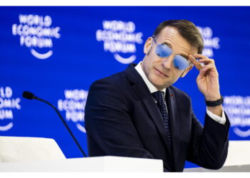 Il capo della i-Vision: 'Ha voluto pagare e voleva fossero fabbricati in Francia'