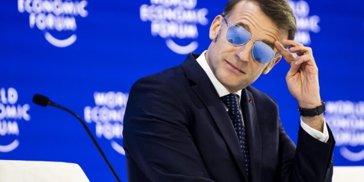 Il capo della i-Vision: 'Ha voluto pagare e voleva fossero fabbricati in Francia'