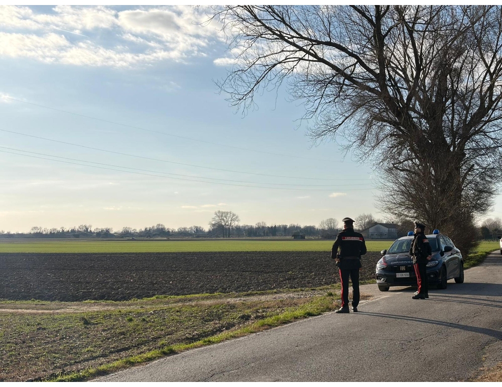 Abbandonato in un fossato con un colpo alla tempia