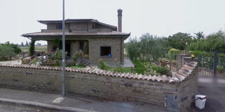 Domani nuovo sopralluogo nella villetta e nell'azienda dell'indagato. Si cerca l'arma