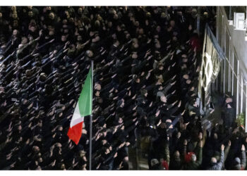 Per violazione delle leggi Mancino e Scelba