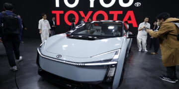 Strategia di successo tra ibrido ed elettrico