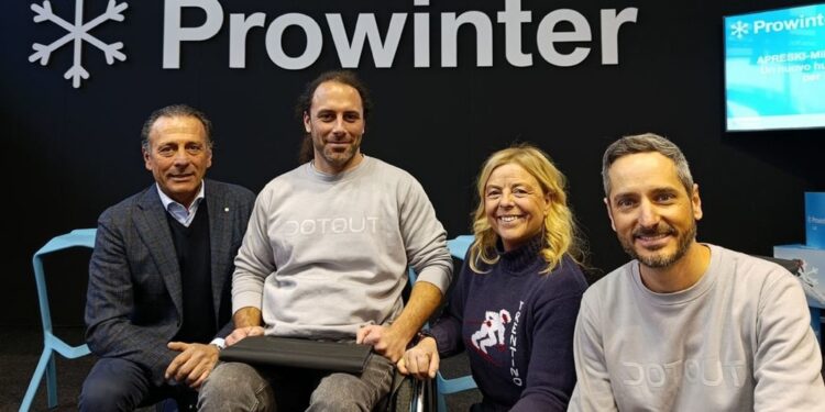 Con l'utilizzo di impulsi elettrici capaci di attivare i muscoli