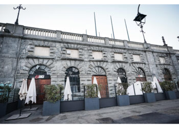 Il lancio ferì gravemente uno studente. Per i giudici ha compreso la gravità del gesto