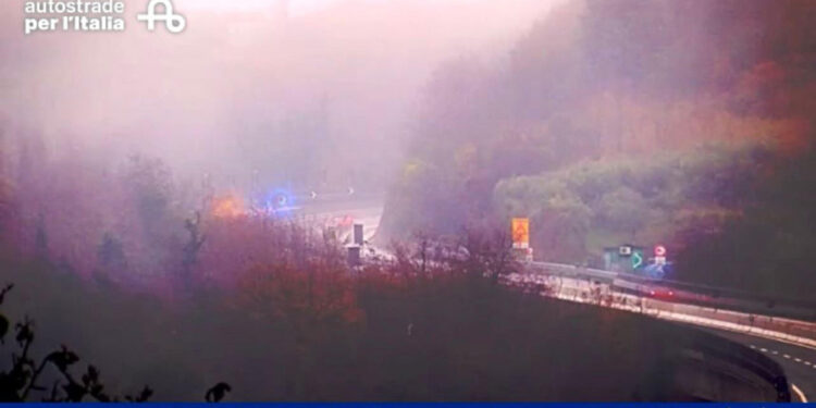 I malviventi hanno aperto il fuoco per fermare il mezzo