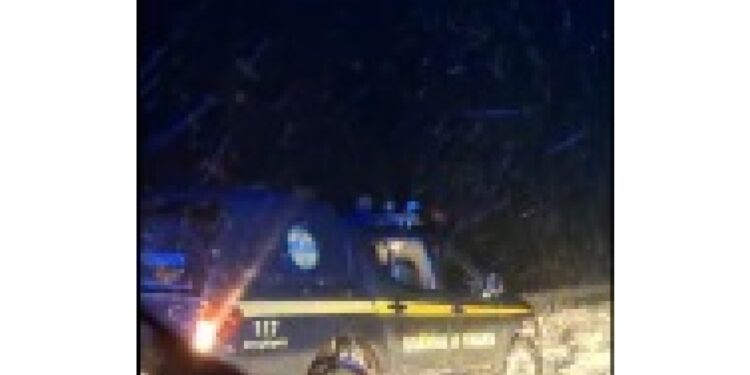 In 4 bloccati in auto