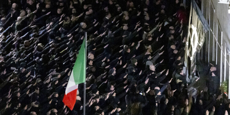 I militanti di CasaPound davanti alla sezione