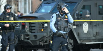 Protestavano contro le deportazioni di immigrati detenuti