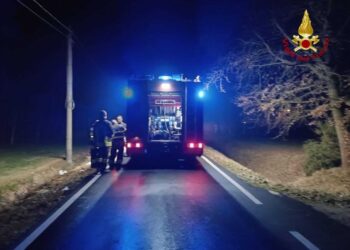 Avevano acceso un braciere. L'intervento dei vigili del fuoco nella notte