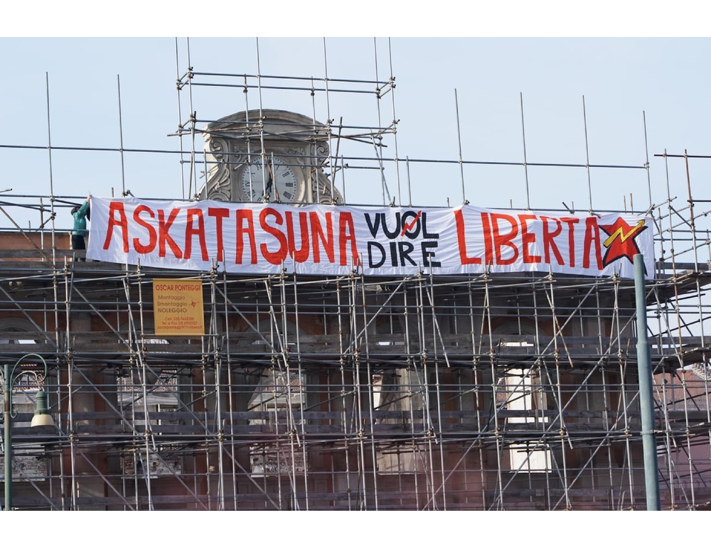 Cortei Aska a Torino, iniziato il raduno a Porta Susa