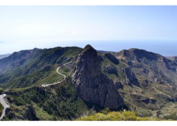 Le autorità delle Canarie fanno appello alla calma