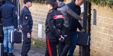 Per inquirenti omicidio "di particolare ferocia". Domani l'autopsia