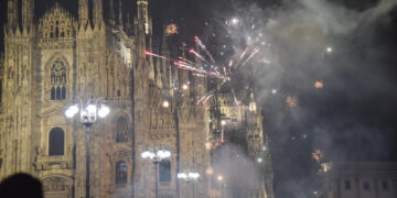 La seconda vittima ha riportato ferite a un occhio