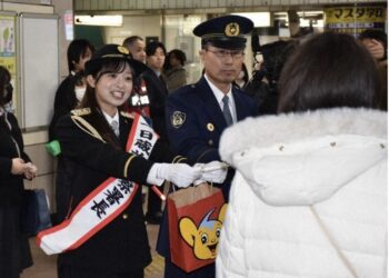 Più poliziotti e una app contro il fenomeno 'chikan' sui treni