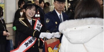 Più poliziotti e una app contro il fenomeno 'chikan' sui treni