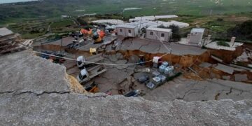 Sfollati portati al Palasport. Schifani e Musumeci seguono con attenzione