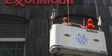 Accordo da 213 milioni di dollari per forniture di benzina ad alto ottano