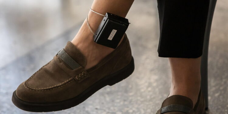 Maltrattamenti alla compagna anche dopo aver partorito