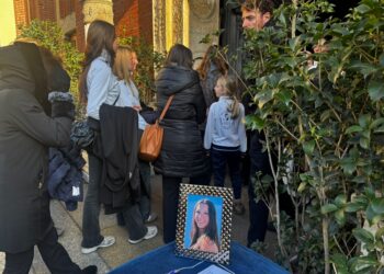 A Milano basilica già piena prima dell'inizio della cerimonia
