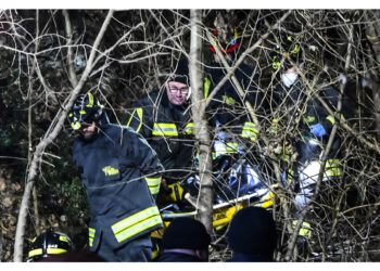 Dalle indagini non emergono altre ipotesi oltre al suicidio