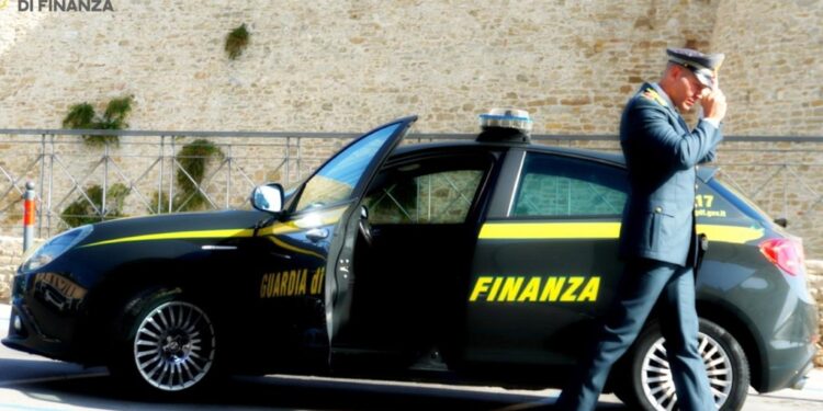 Nascosti nella cabina di autoarticolato