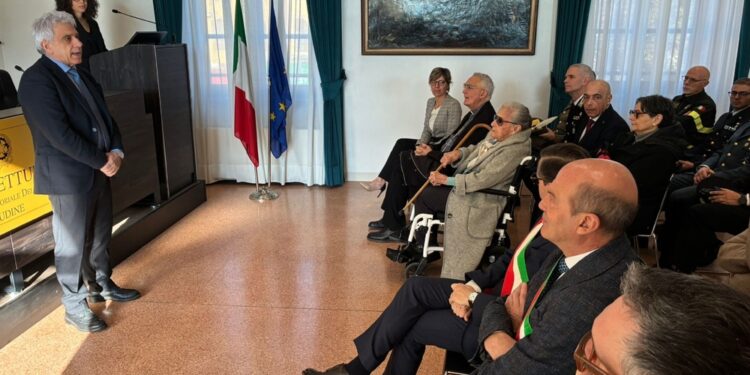 Medaglia d'Oro Valor Militare in Prefettura per le commemorazioni