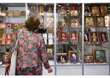 Il rosario resta tra gli oggetti più richiesti. A Bologna la fiera Devotio a fine mese