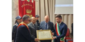 Il figlio alla cerimonia