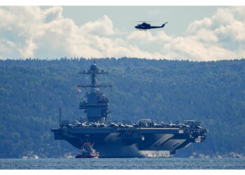 Rimangono anche le portaerei Gerlad Ford e Iwo Jima