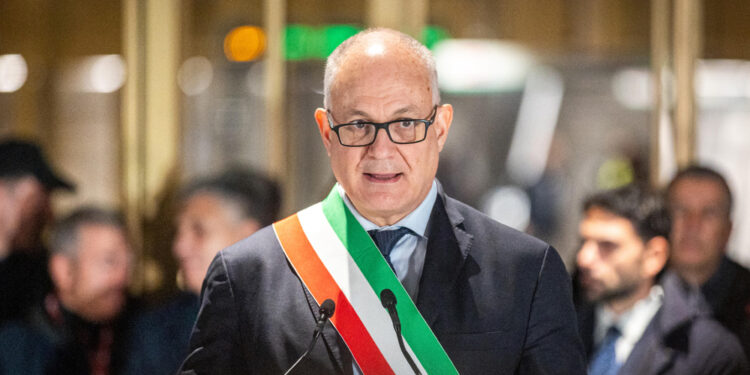 Il sindaco-commissario firma l'ordinanza