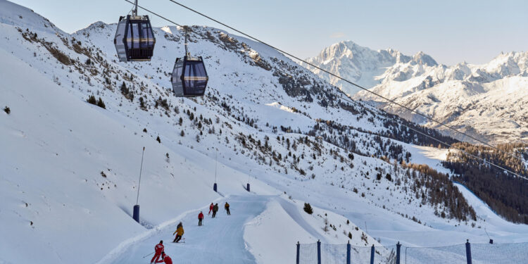 Passeggeri scesi grazie ai motori ausiliari in stazioni della località sciistica
