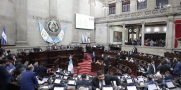 Misura approvata dopo l'uccisione di nove agenti di polizia