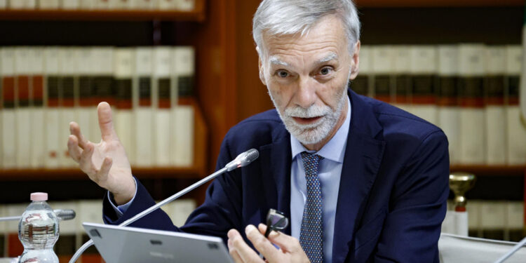 Delrio ha spiegato che serve una legge specifica