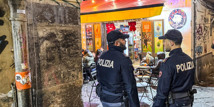 Poi in azione gruppo di tre uomini: uno di loro ha sparato al 28enne