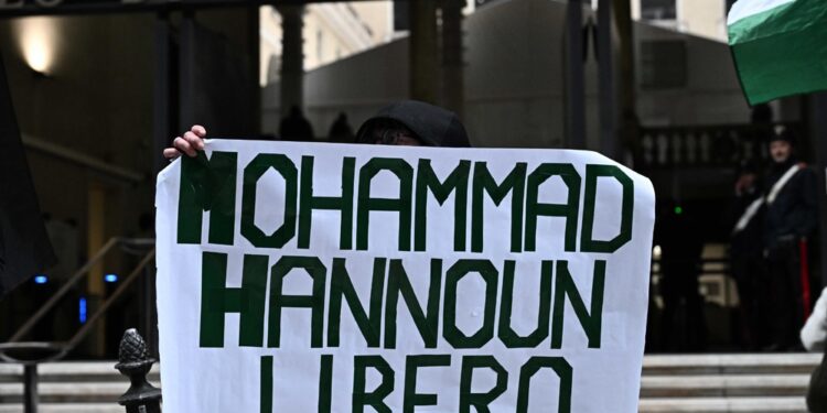 Moni Ovadia tra i primi a sottoscrivere l'appello