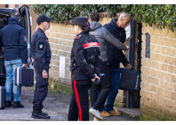 Sequestrati il cellulare e l'auto dell'uomo