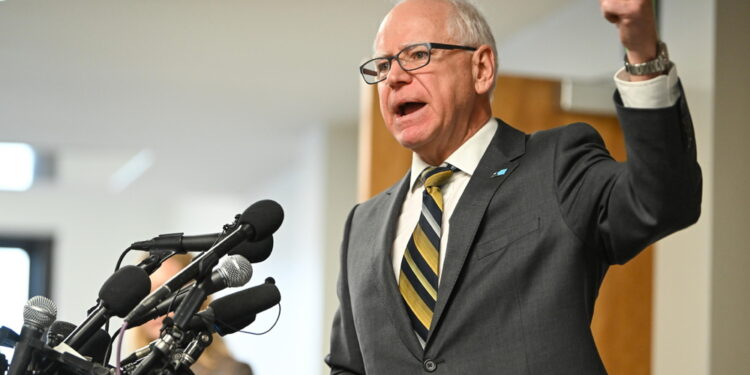 Dipartimento di Giustizia emette mandati di comparizione per Walz e Frey