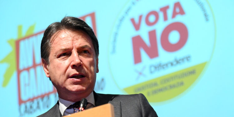 Siamo con donne e giovani che chiedono di vivere in un paese libero