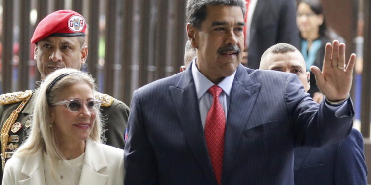 La parabola del 'gallo pinto' venezuelano e della 'prima combattente' Celia