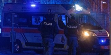 Il passaggio è necessario per tutti gli accertamenti. L'agente è assistito da un avvocato