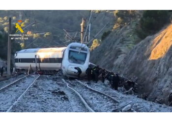 'Anche il macchinista sbalzato dalla finestra a decine di metri dalla cabina'